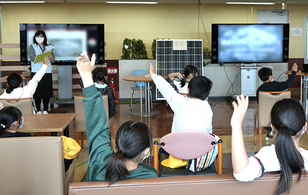 近隣小学生の社会科見学受入